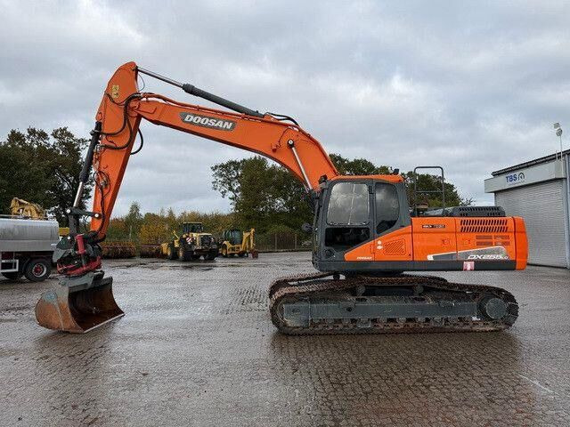 Doosan DX 255 LC-5, Rototilt,Div. Löffel,Greifer+Hammer - Bager goseničar: slika 2 Doosan DX 255 LC-5, Rototilt,Div. Löffel,Greifer+Hammer - Bager goseničar: slika 2