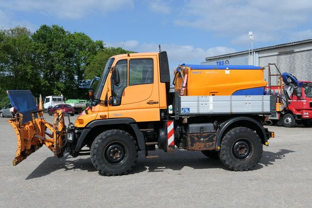 Unimog U 300 4x4, Schmidt, Streuer, Schild, Klima,27tkm - Dostavno vozilo: slika 3 Unimog U 300 4x4, Schmidt, Streuer, Schild, Klima,27tkm - Dostavno vozilo: slika 3