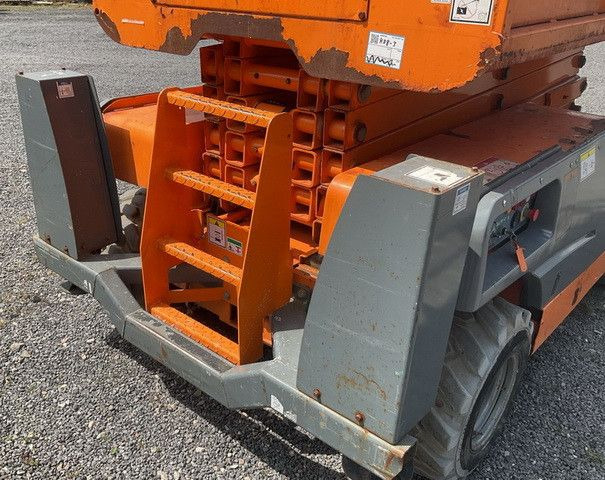 Haulotte Compact 12 DX, Geländegängig, Kubota, 12,15m - Dvižna ploščad montirana na tovornjak: slika 4 Haulotte Compact 12 DX, Geländegängig, Kubota, 12,15m - Dvižna ploščad montirana na tovornjak: slika 4