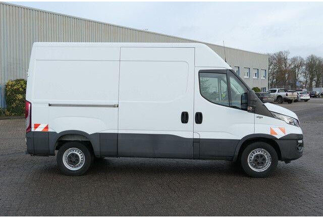 Iveco 35S16 Daily 4x2, 104tkm, Würth Regale, AHK, Navi - Furgon: slika 2 Iveco 35S16 Daily 4x2, 104tkm, Würth Regale, AHK, Navi - Furgon: slika 2