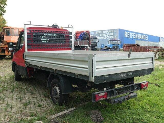 Iveco 35S17 HI-MATIC, Motorschaden, Klima, AHK,3. Sitz - Dostavno vozilo prekucnik: slika 4 Iveco 35S17 HI-MATIC, Motorschaden, Klima, AHK,3. Sitz - Dostavno vozilo prekucnik: slika 4