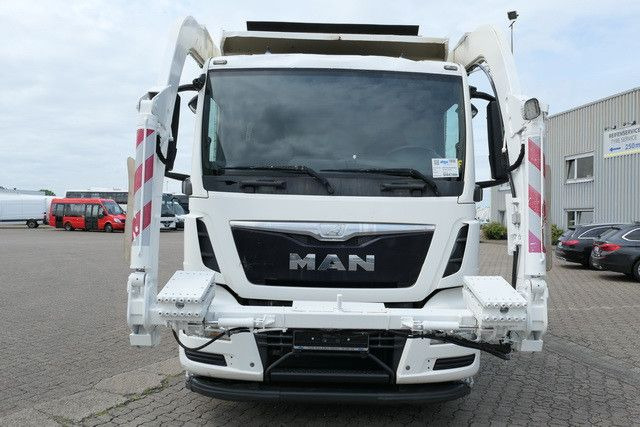 MAN 26.320 TGS BL 6x2, Überkopflader/Frontlader, AC MAN 26.320 TGS BL 6x2, Überkopflader/Frontlader, AC - Smetarski tovornjak: slika 2 MAN 26.320 TGS BL 6x2, Überkopflader/Frontlader, AC MAN 26.320 TGS BL 6x2, Überkopflader/Frontlader, AC - Smetarski tovornjak: slika 2