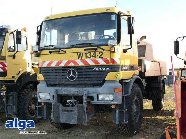 Mercedes-Benz 2035 AK Actros 4x4, Kehrmaschine Schmidt, Allrad - Vozilo za zimsko službo: slika 3 Mercedes-Benz 2035 AK Actros 4x4, Kehrmaschine Schmidt, Allrad - Vozilo za zimsko službo: slika 3