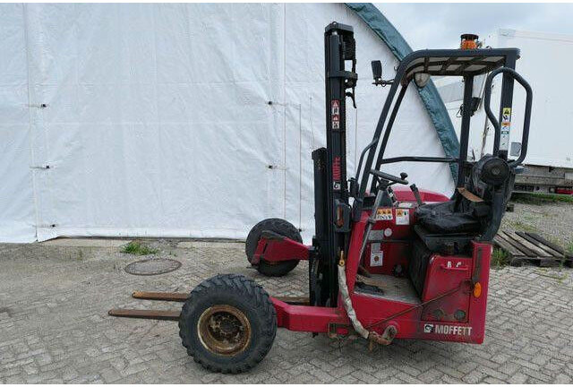Moffett M4 25.3, Mitnahmestapler, 2.500kg, 3m Hubhöhe - Oprtni viličar: slika 2 Moffett M4 25.3, Mitnahmestapler, 2.500kg, 3m Hubhöhe - Oprtni viličar: slika 2