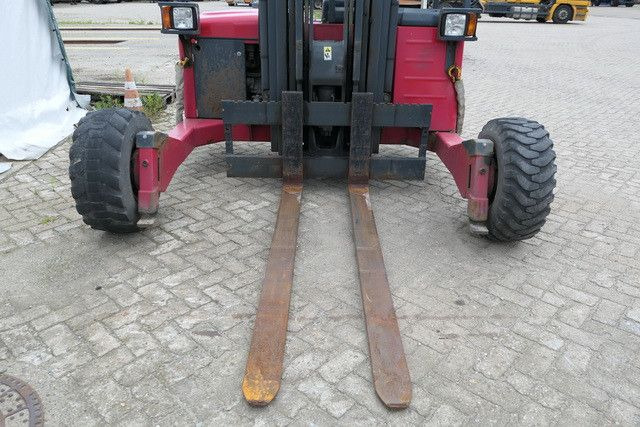 Moffett M4 25.3, Mitnahmestapler, 2.500kg, 3m Hubhöhe - Oprtni viličar: slika 3 Moffett M4 25.3, Mitnahmestapler, 2.500kg, 3m Hubhöhe - Oprtni viličar: slika 3