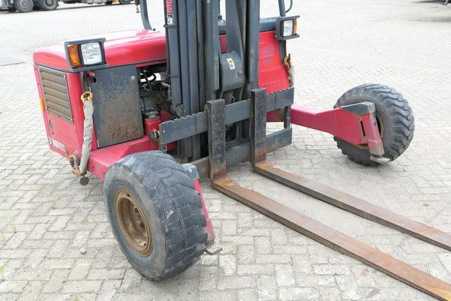 Moffett M4 25.3, Mitnahmestapler, 2.500kg, 3m Hubhöhe - Oprtni viličar: slika 4 Moffett M4 25.3, Mitnahmestapler, 2.500kg, 3m Hubhöhe - Oprtni viličar: slika 4