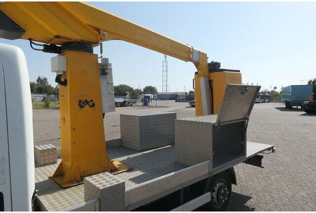 Nissan 32.12 4x2, 11m Arbeitshöhe, Klima,3. Sitz - Dvižna ploščad montirana na tovornjak: slika 5 Nissan 32.12 4x2, 11m Arbeitshöhe, Klima,3. Sitz - Dvižna ploščad montirana na tovornjak: slika 5