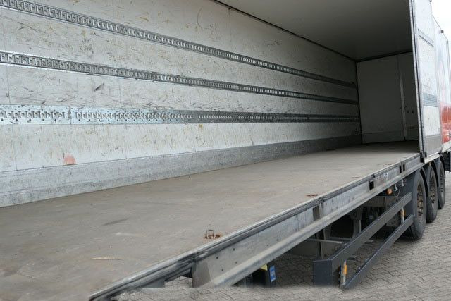 Schmitz Cargobull SKO 24, Faltwand, Seitentüren,Isoliert,Luft-Lift - Polprikolica zabojnik: slika 3 Schmitz Cargobull SKO 24, Faltwand, Seitentüren,Isoliert,Luft-Lift - Polprikolica zabojnik: slika 3