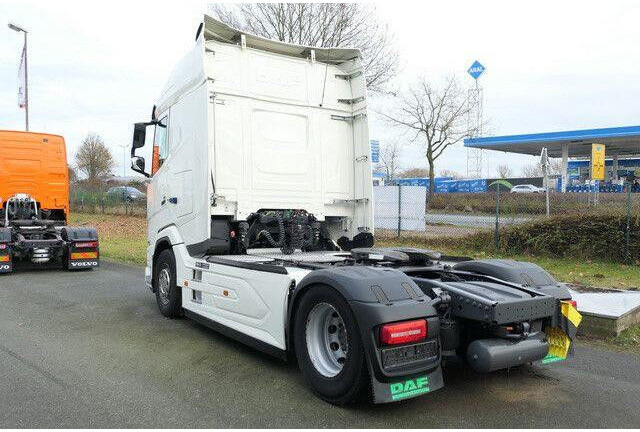 DAF XG 530 FT 4x2, Intarder, 2x Tank, Standklima - Vlačilec: slika 3 DAF XG 530 FT 4x2, Intarder, 2x Tank, Standklima - Vlačilec: slika 3