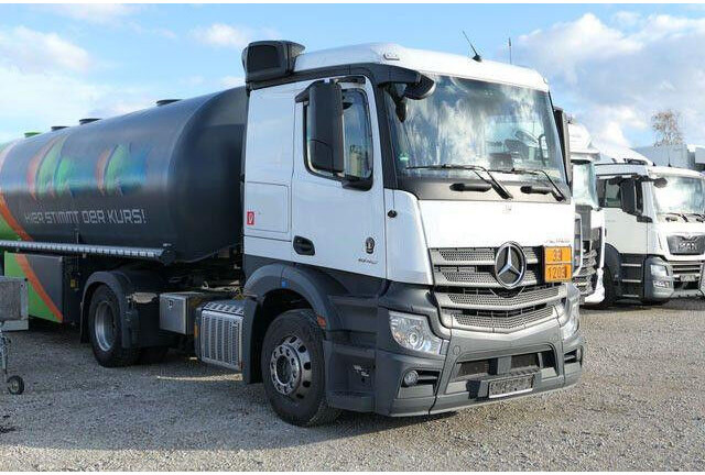 Mercedes-Benz 1846 Actros 4x2, Hydr., ADR, Leicht, Klima, Navi - Vlačilec: slika 4 Mercedes-Benz 1846 Actros 4x2, Hydr., ADR, Leicht, Klima, Navi - Vlačilec: slika 4