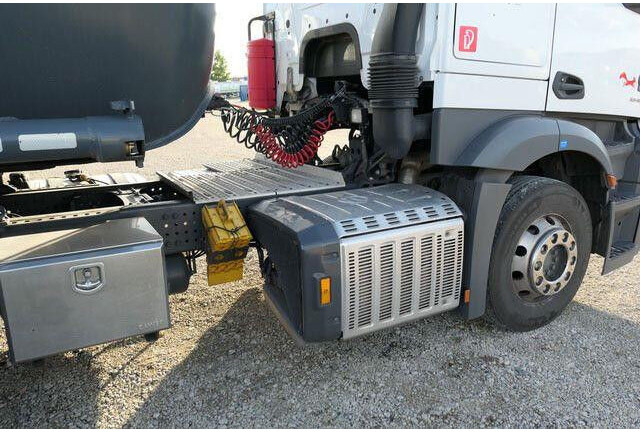 Mercedes-Benz 1846 Actros 4x2, Hydr., ADR, Leicht, Klima, Navi - Vlačilec: slika 5 Mercedes-Benz 1846 Actros 4x2, Hydr., ADR, Leicht, Klima, Navi - Vlačilec: slika 5