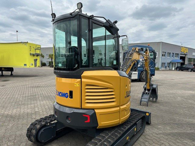 XCMG XE35, Gummikette, Greifer + Hammer, Klima,Yanmar - Mini bager: slika 2 XCMG XE35, Gummikette, Greifer + Hammer, Klima,Yanmar - Mini bager: slika 2