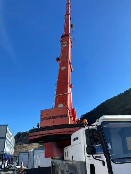 Liebherr LTM 1090-2 - Avtodvigalo: slika 1 Liebherr LTM 1090-2 - Avtodvigalo: slika 1