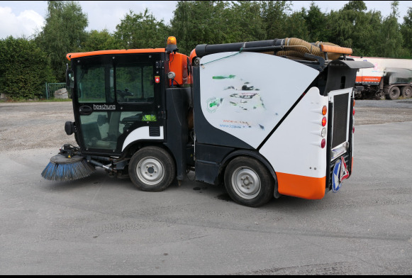 Camion balayeuse articulé Boschung S2 - Vozilo za pometanje: slika 3 Camion balayeuse articulé Boschung S2 - Vozilo za pometanje: slika 3