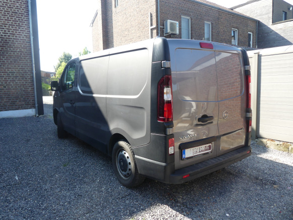 Camionnette Opel Vivaro (2018-122.114 km-VIN:WOVF7G60XJV634111) - Avtomobil: slika 3 Camionnette Opel Vivaro (2018-122.114 km-VIN:WOVF7G60XJV634111) - Avtomobil: slika 3
