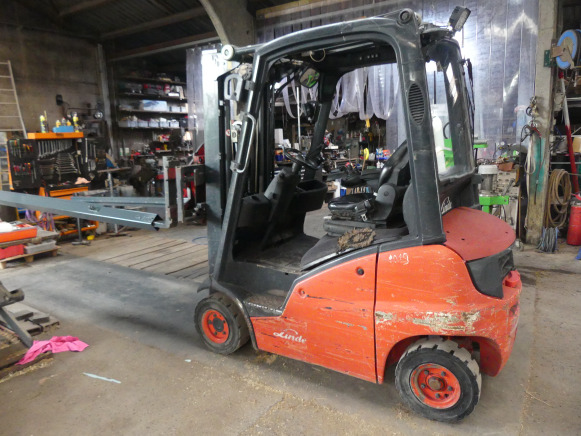 Chariot élévateur avec tète rotatif Linde H16D - Viličar: slika 1 Chariot élévateur avec tète rotatif Linde H16D - Viličar: slika 1