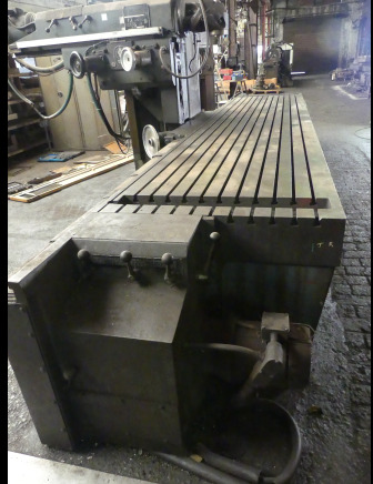 Fraiseuse universelle CNC 3 axes Huron RU 881 - Rezkalni stroj: slika 3 Fraiseuse universelle CNC 3 axes Huron RU 881 - Rezkalni stroj: slika 3