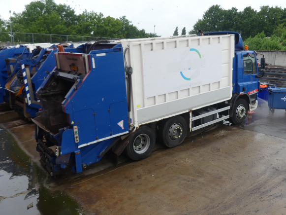 REF:BZ-NG-30 - Camion poubelle DAF FAG CF 75 (2011-465.671 km) - Smetarski tovornjak: slika 3 REF:BZ-NG-30 - Camion poubelle DAF FAG CF 75 (2011-465.671 km) - Smetarski tovornjak: slika 3