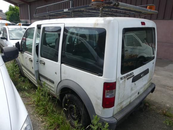 REF:immatriculé sous : TRF-384 - Voiture Ford Tourneo Connect - Dostavno vozilo z dvojno kabino: slika 3 REF:immatriculé sous : TRF-384 - Voiture Ford Tourneo Connect - Dostavno vozilo z dvojno kabino: slika 3