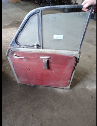 Portière de voiture et pneu MAURICE MINOR - Rezervni deli za Avtomobil: slika 3 Portière de voiture et pneu MAURICE MINOR - Rezervni deli za Avtomobil: slika 3