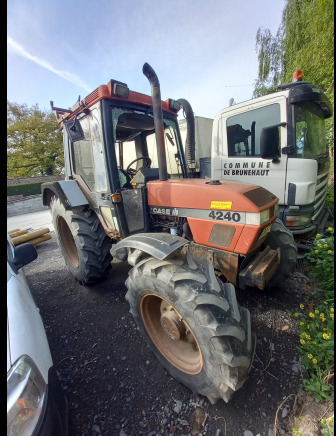 Tracteur Case International 4240XLA - Traktor: slika 2 Tracteur Case International 4240XLA - Traktor: slika 2