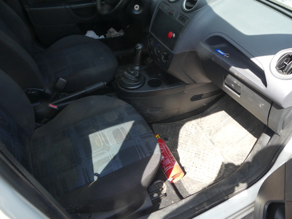 Voiture Ford FIESTA (2006-110.830 km) - Avtomobil: slika 5 Voiture Ford FIESTA (2006-110.830 km) - Avtomobil: slika 5