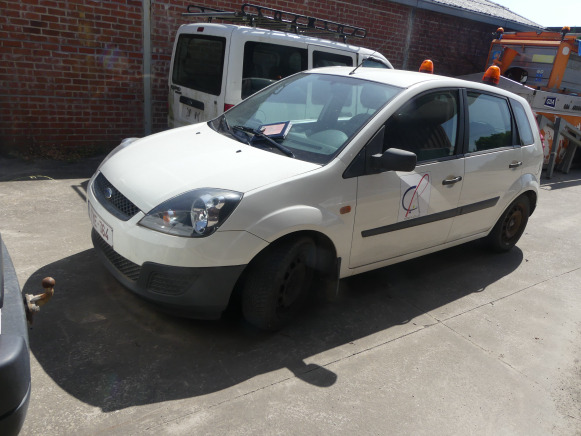 Voiture Ford FIESTA (2006-110.830 km) - Avtomobil: slika 1 Voiture Ford FIESTA (2006-110.830 km) - Avtomobil: slika 1