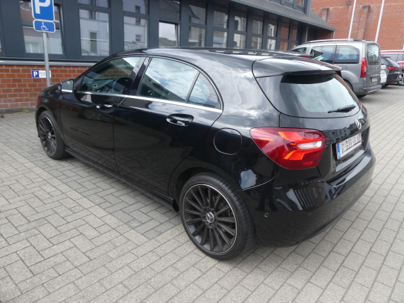 Voiture Mercedes-Benz A 180 (2018-99.600 km-VIN:WDD1760121J776850) - Avtomobil: slika 2 Voiture Mercedes-Benz A 180 (2018-99.600 km-VIN:WDD1760121J776850) - Avtomobil: slika 2