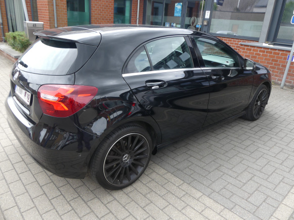 Voiture Mercedes-Benz A 180 (2018-99.600 km-VIN:WDD1760121J776850) - Avtomobil: slika 3 Voiture Mercedes-Benz A 180 (2018-99.600 km-VIN:WDD1760121J776850) - Avtomobil: slika 3