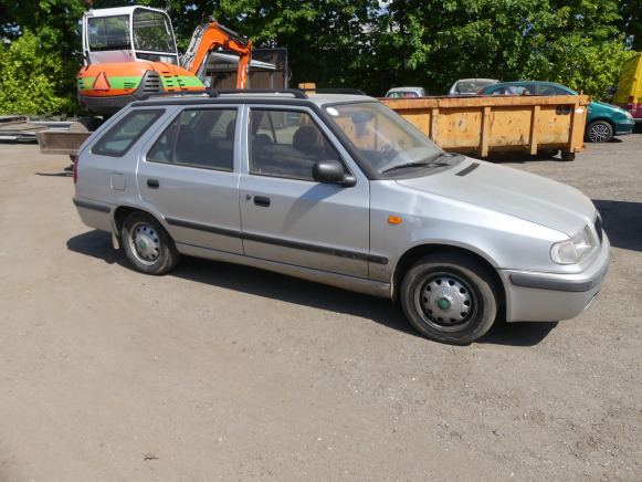 Voiture Skoda Felicia Station wagon (1999-134.345 km) - Avtomobil: slika 3 Voiture Skoda Felicia Station wagon (1999-134.345 km) - Avtomobil: slika 3
