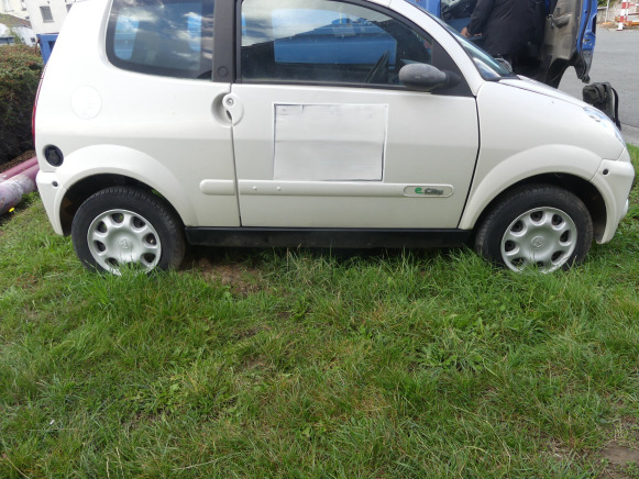 Voiture électrique (pour pièces) Mega E-city - Avtomobil: slika 3 Voiture électrique (pour pièces) Mega E-city - Avtomobil: slika 3