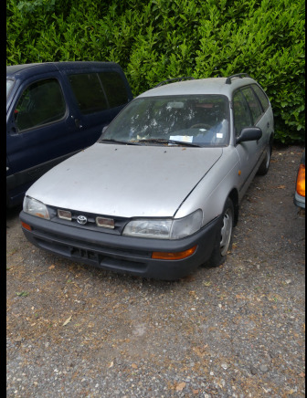 Voiture (pour pièces) Toyota Corolla - Avtomobil: slika 1 Voiture (pour pièces) Toyota Corolla - Avtomobil: slika 1