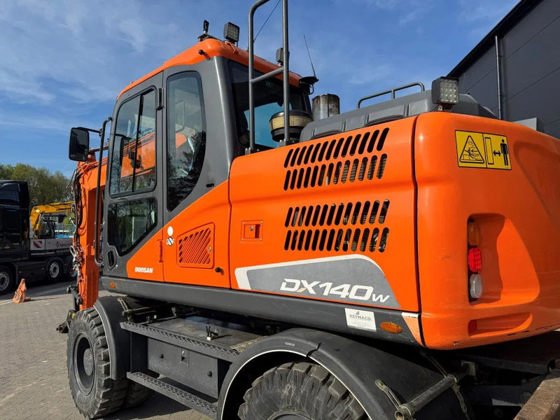 Doosan DX140-5 2018 - Bager na kolesih: slika 4 Doosan DX140-5 2018 - Bager na kolesih: slika 4