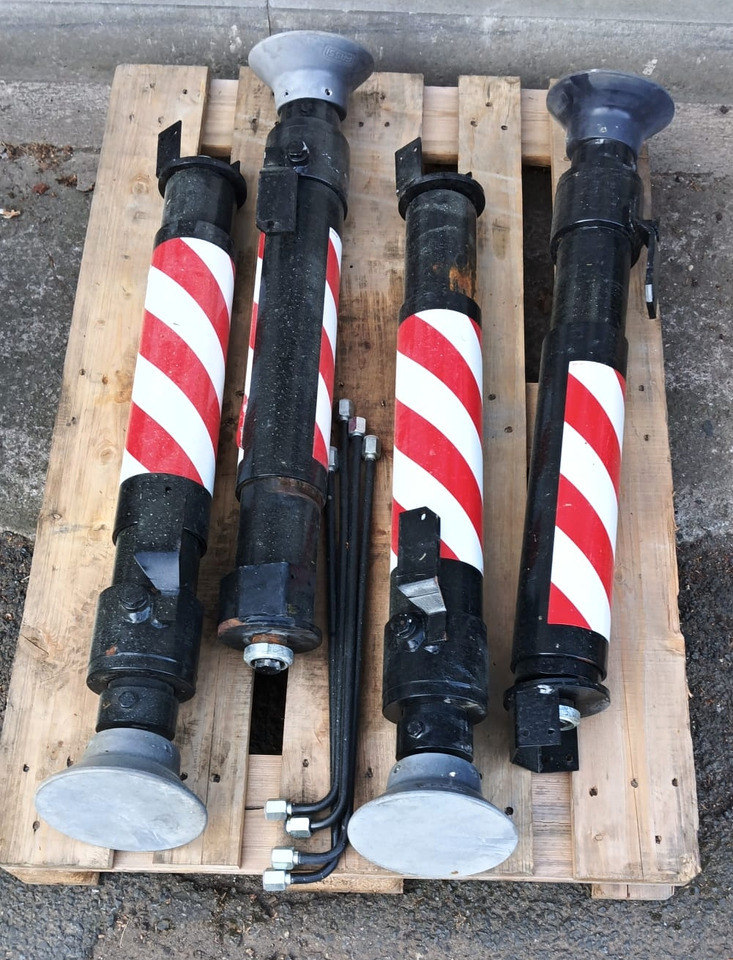 FASSI - PALFINGER - HIAB - HMF - ATLAS additional stabilizers, Zusatzabstützen - Paletno dvigalo: slika 4 FASSI - PALFINGER - HIAB - HMF - ATLAS additional stabilizers, Zusatzabstützen - Paletno dvigalo: slika 4