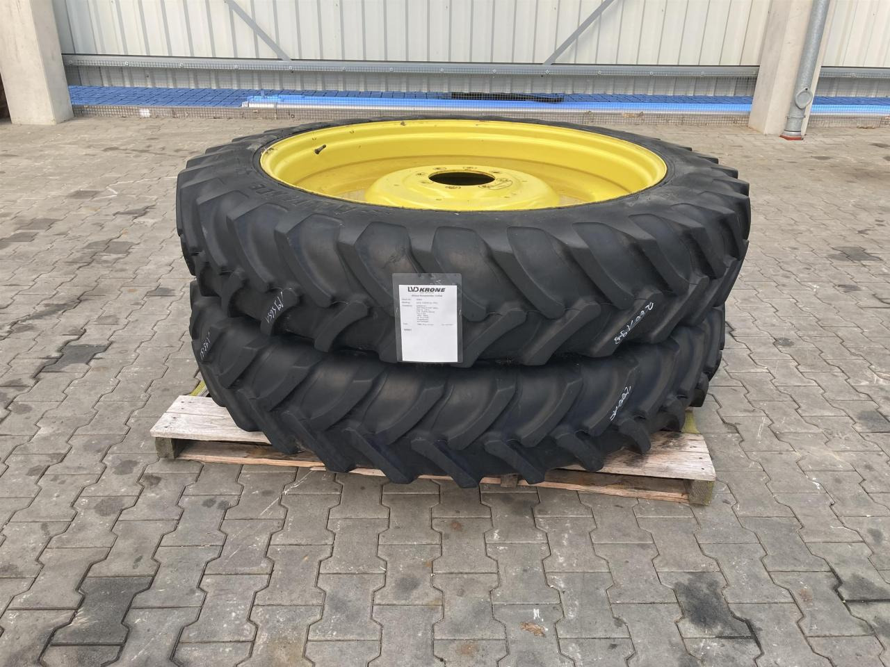 Alliance 13.6R48 - Guma za Kmetijski stroj: slika 1 Alliance 13.6R48 - Guma za Kmetijski stroj: slika 1