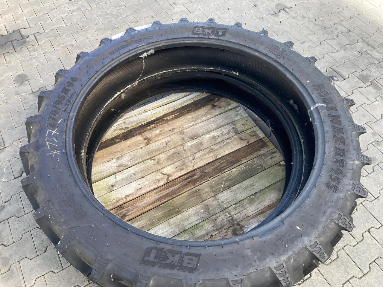 BKT 270/95R46 - Guma za Kmetijski stroj: slika 2 BKT 270/95R46 - Guma za Kmetijski stroj: slika 2