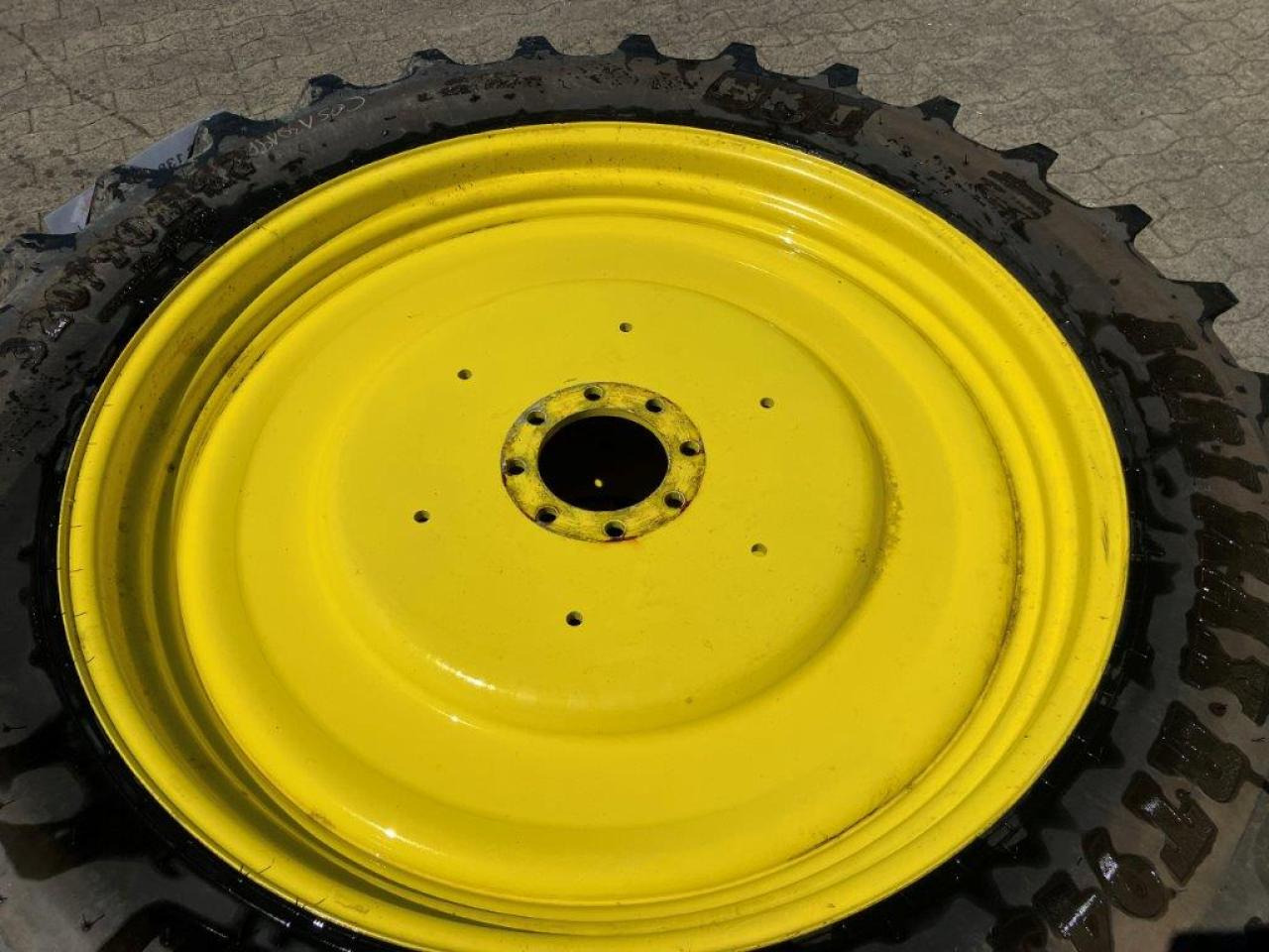 BKT 320/90R42 - Guma za Kmetijski stroj: slika 4 BKT 320/90R42 - Guma za Kmetijski stroj: slika 4