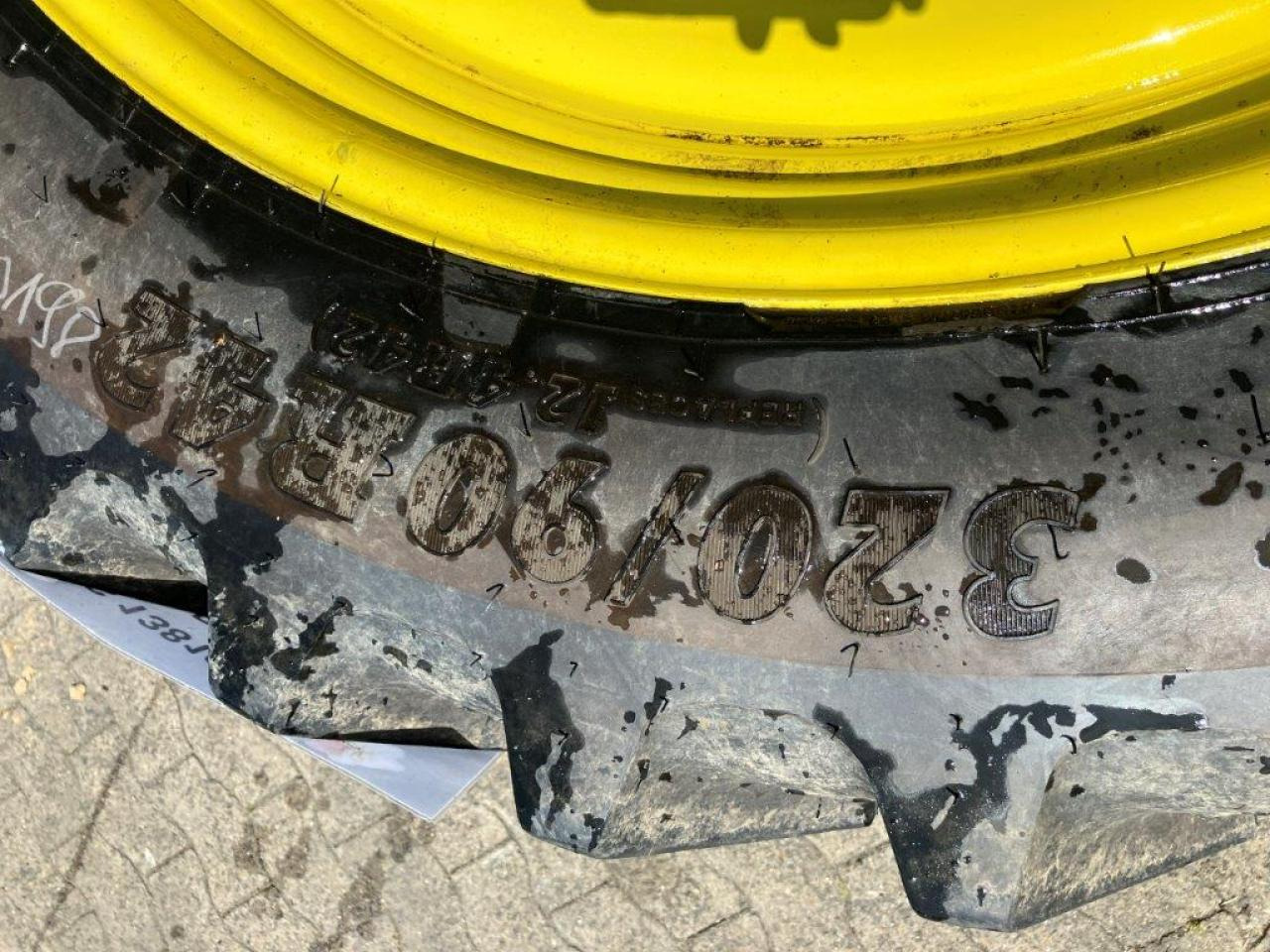 BKT 320/90R42 - Guma za Kmetijski stroj: slika 5 BKT 320/90R42 - Guma za Kmetijski stroj: slika 5