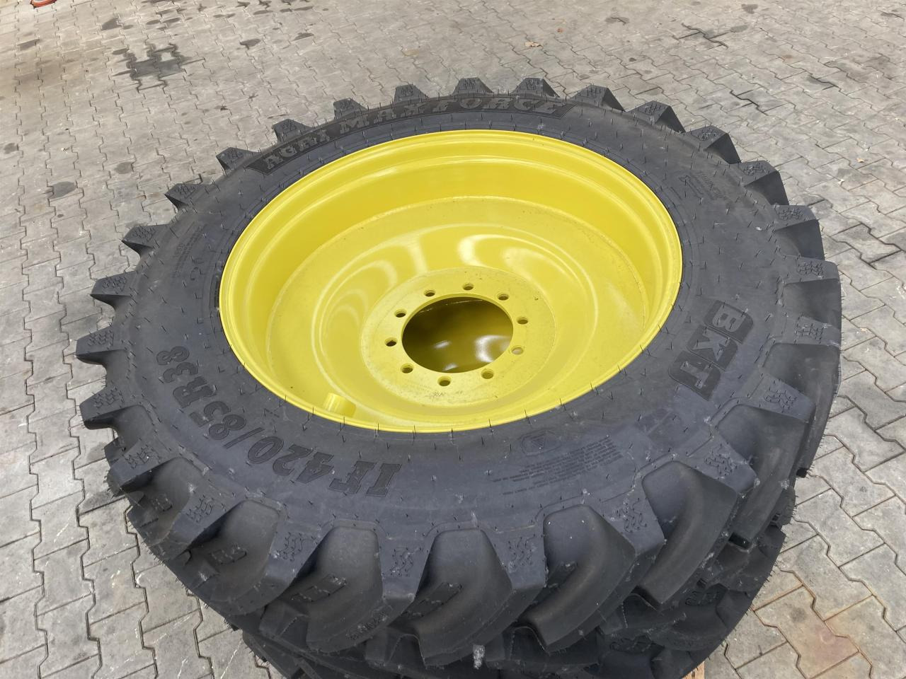 BKT 420/85R38 - Guma za Kmetijski stroj: slika 3 BKT 420/85R38 - Guma za Kmetijski stroj: slika 3