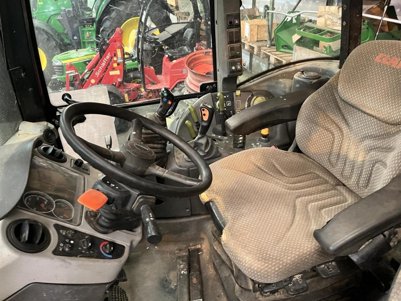 CLAAS Arion 420 - Traktor: slika 4 CLAAS Arion 420 - Traktor: slika 4