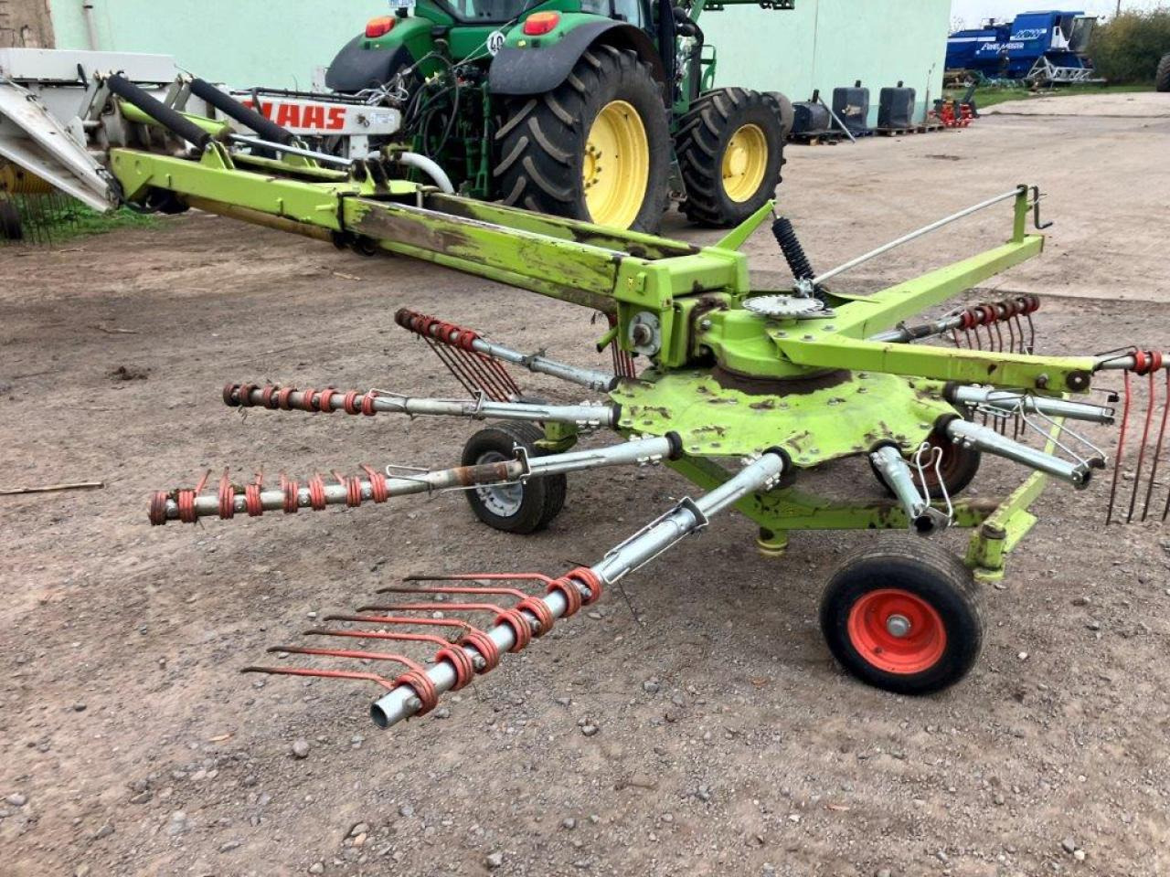 CLAAS Liner 3000 - Obračalnik/ Zgrabljalnik: slika 1 CLAAS Liner 3000 - Obračalnik/ Zgrabljalnik: slika 1