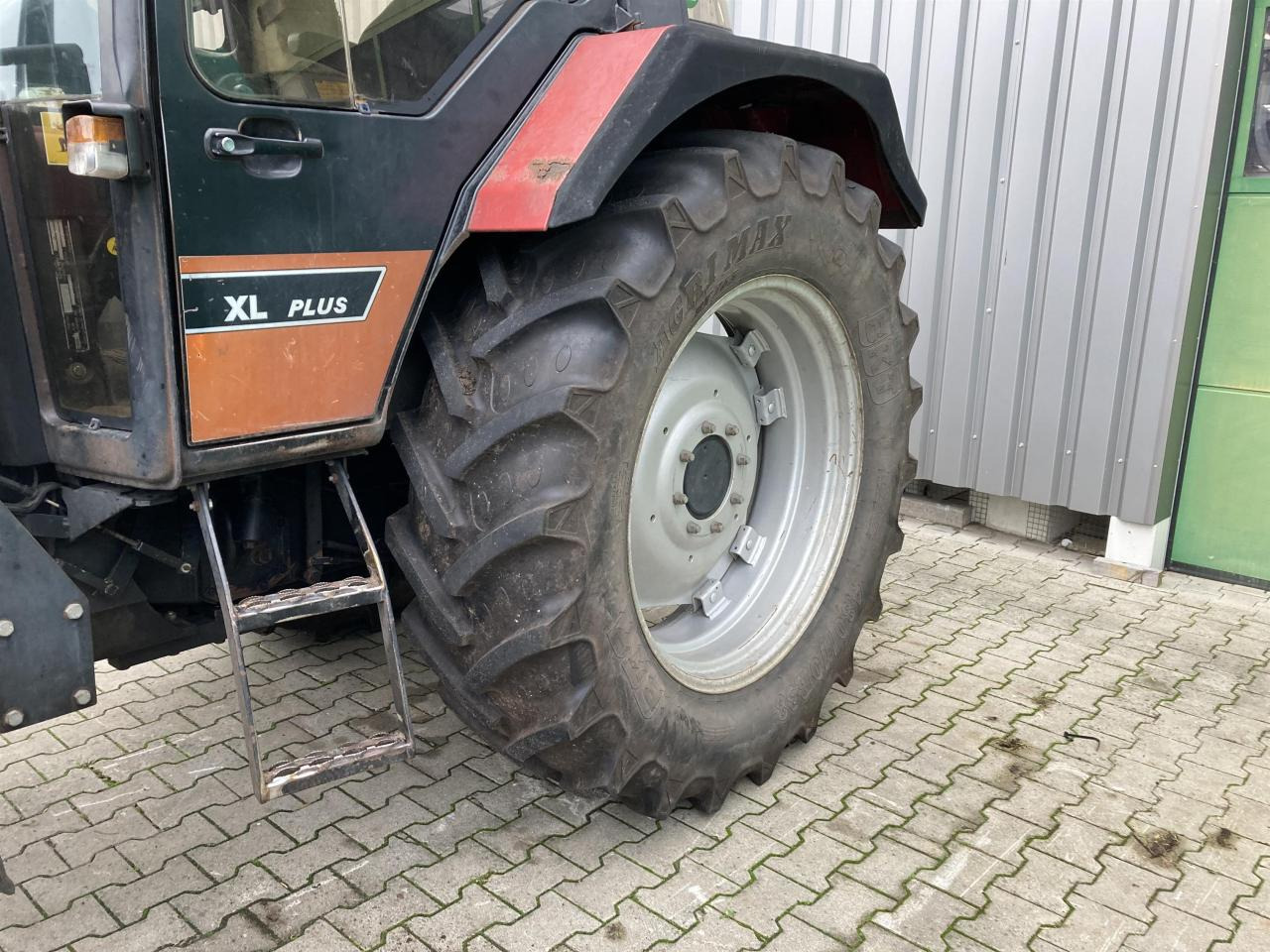 Case-IH 844 XL Plus - Traktor: slika 3 Case-IH 844 XL Plus - Traktor: slika 3