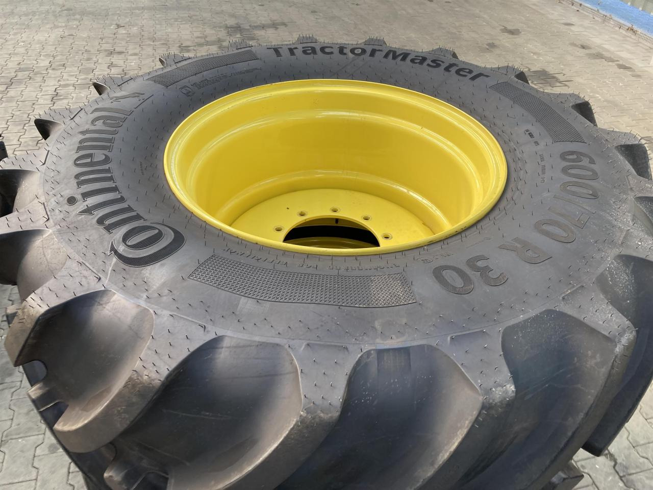 Continental 600/70R30 - Guma za Kmetijski stroj: slika 3 Continental 600/70R30 - Guma za Kmetijski stroj: slika 3