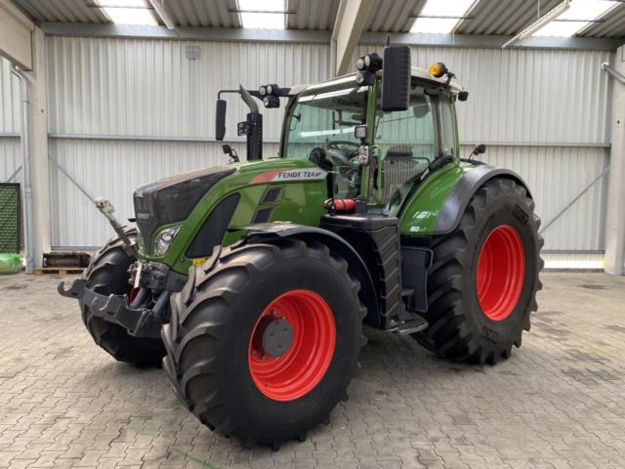 Fendt 724 Vario S4 - Traktor: slika 1 Fendt 724 Vario S4 - Traktor: slika 1