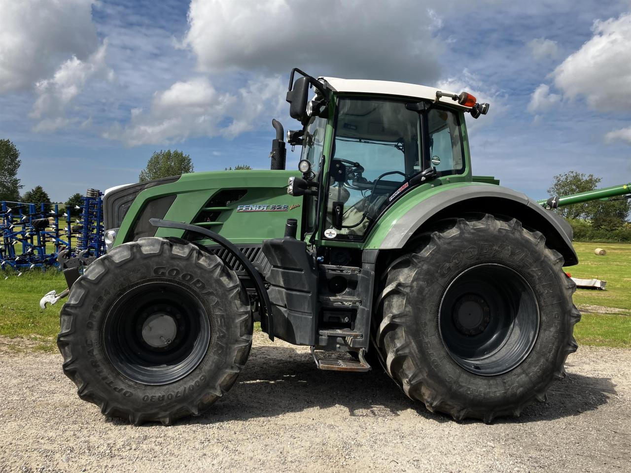Fendt 828 Vario Profi Plus - Traktor: slika 1 Fendt 828 Vario Profi Plus - Traktor: slika 1