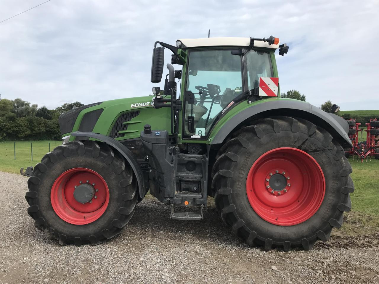 Fendt 828 Vario Profi Plus - Traktor: slika 1 Fendt 828 Vario Profi Plus - Traktor: slika 1
