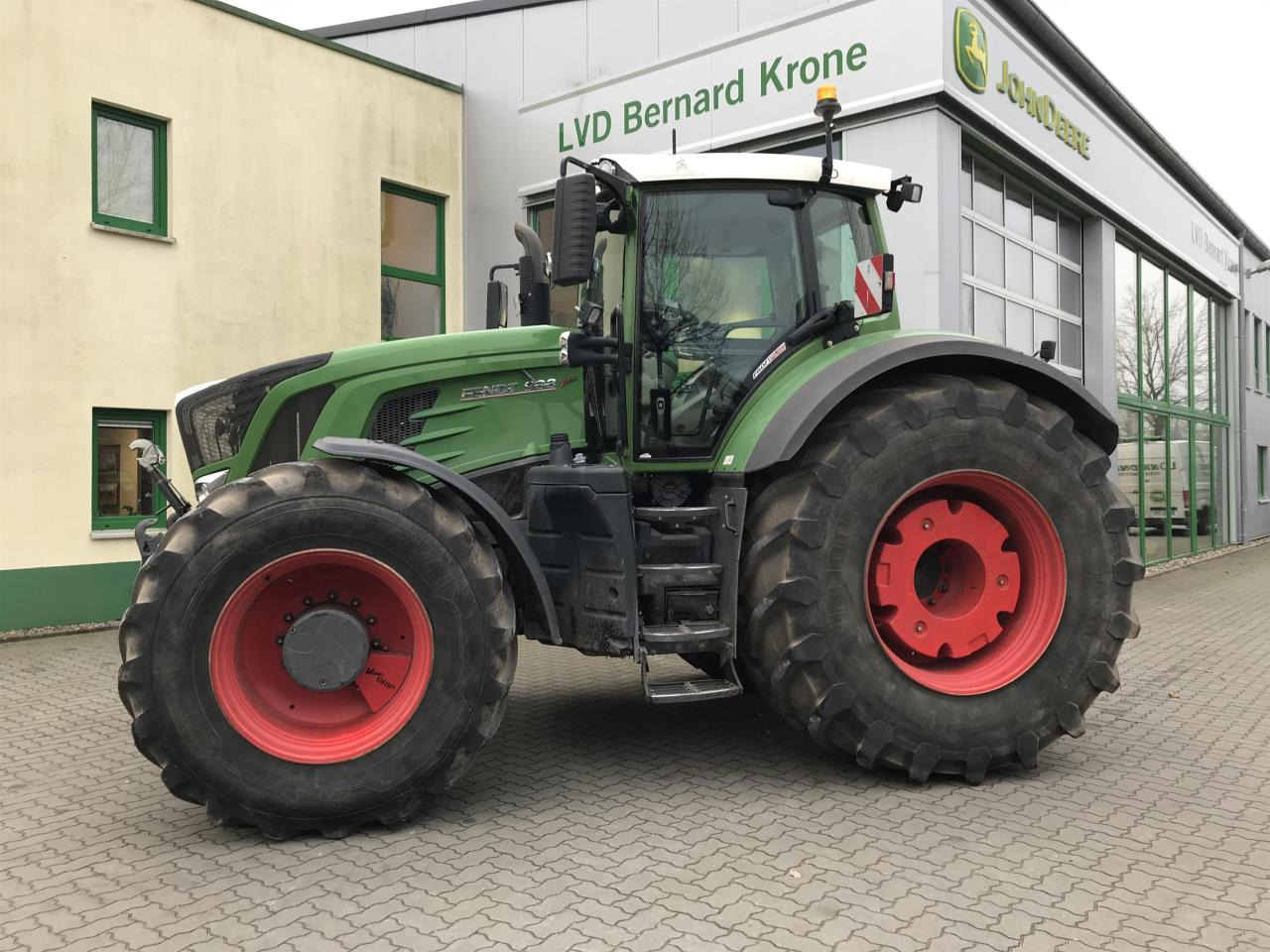 Fendt 933 Profi Plus - Traktor: slika 1 Fendt 933 Profi Plus - Traktor: slika 1