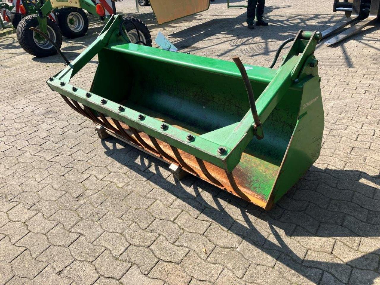 John Deere 2,20 m - Žlica: slika 1 John Deere 2,20 m - Žlica: slika 1