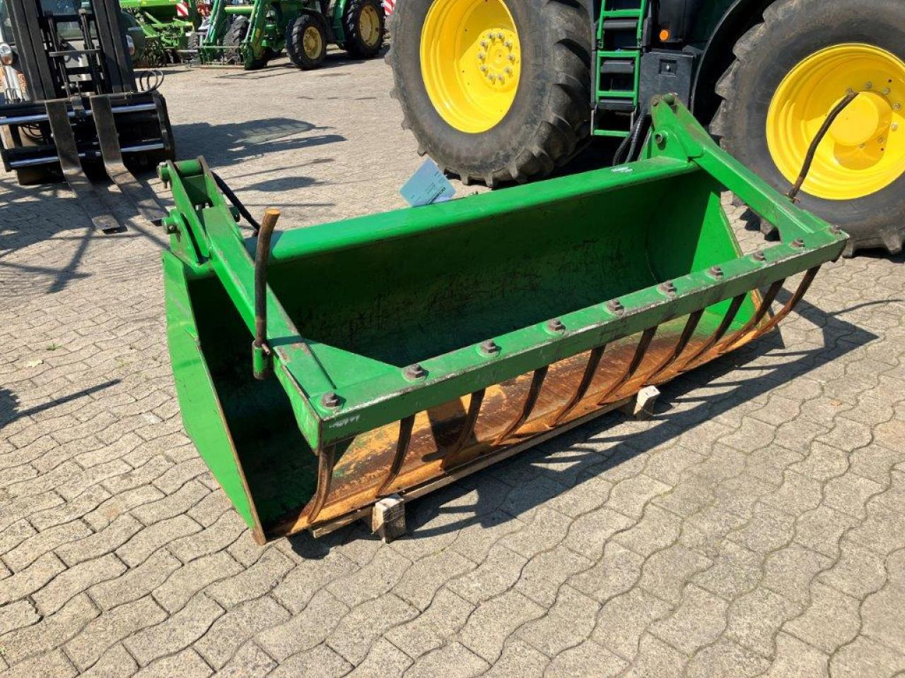 John Deere 2,20 m - Žlica: slika 2 John Deere 2,20 m - Žlica: slika 2