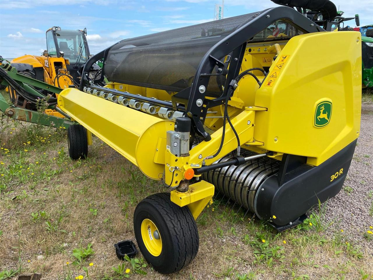 John Deere 30R - Priključek za kombajn za krmo: slika 1 John Deere 30R - Priključek za kombajn za krmo: slika 1